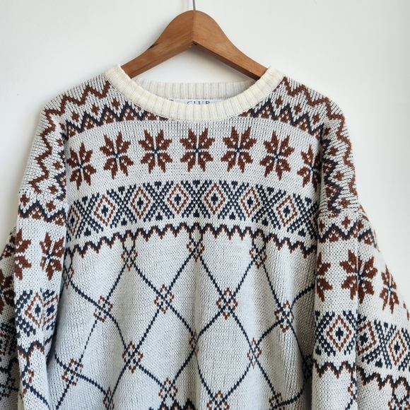 Club International Sweater Winter, Festive, Vintage Sweater - Picture 2 of 8